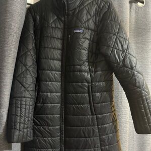 Gently used women's Patagonia Puff Jacket